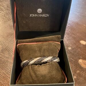 JOHN HARDY retired classic twist chain bangle bracelet.